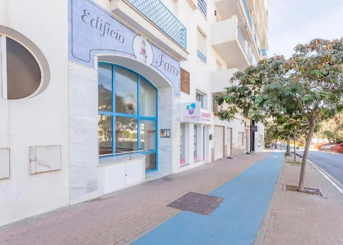 Vista Al Faro إِستيبونا